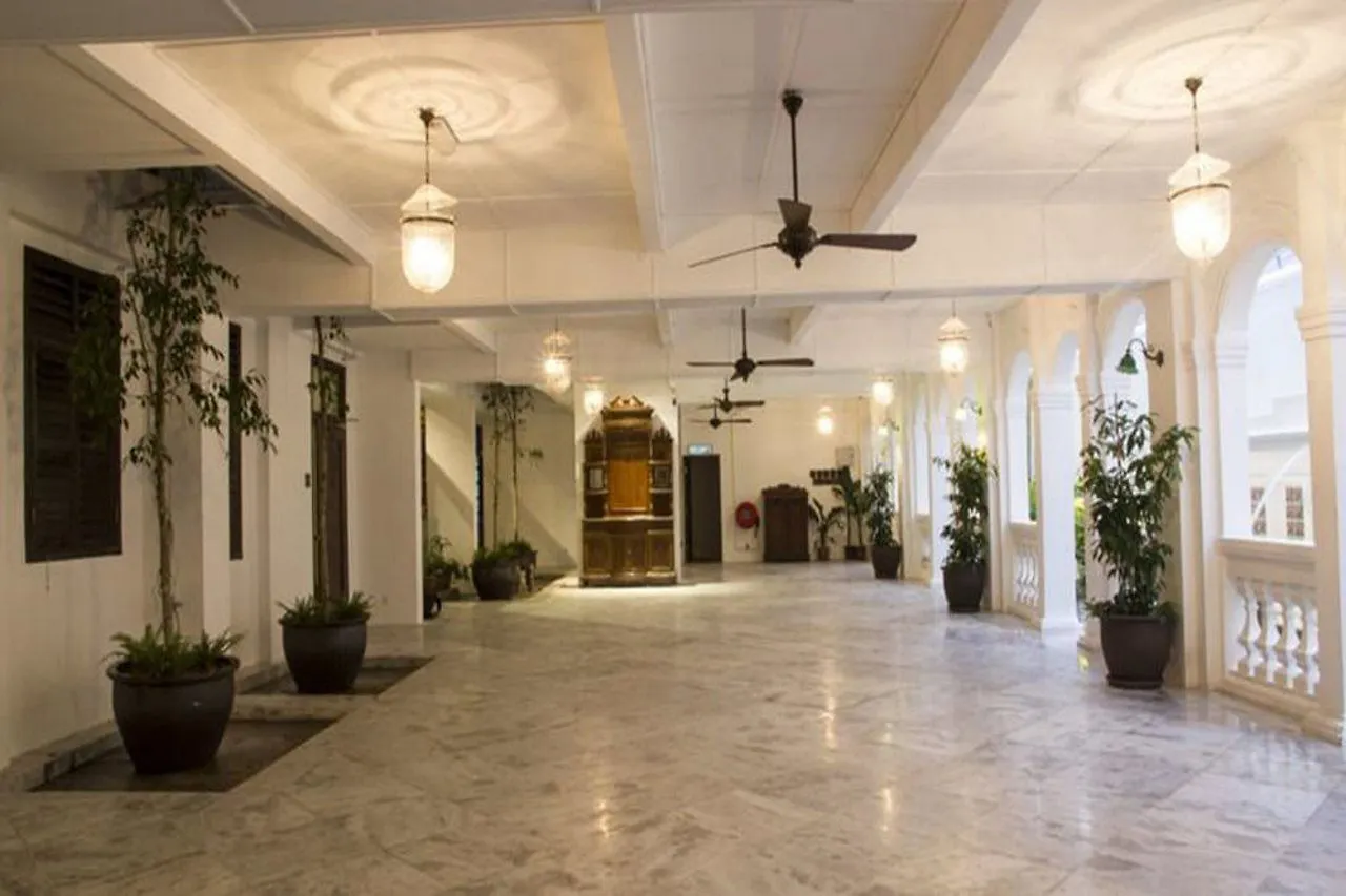 Museum Hotel Τζωρτζ Τάουν 3*,
